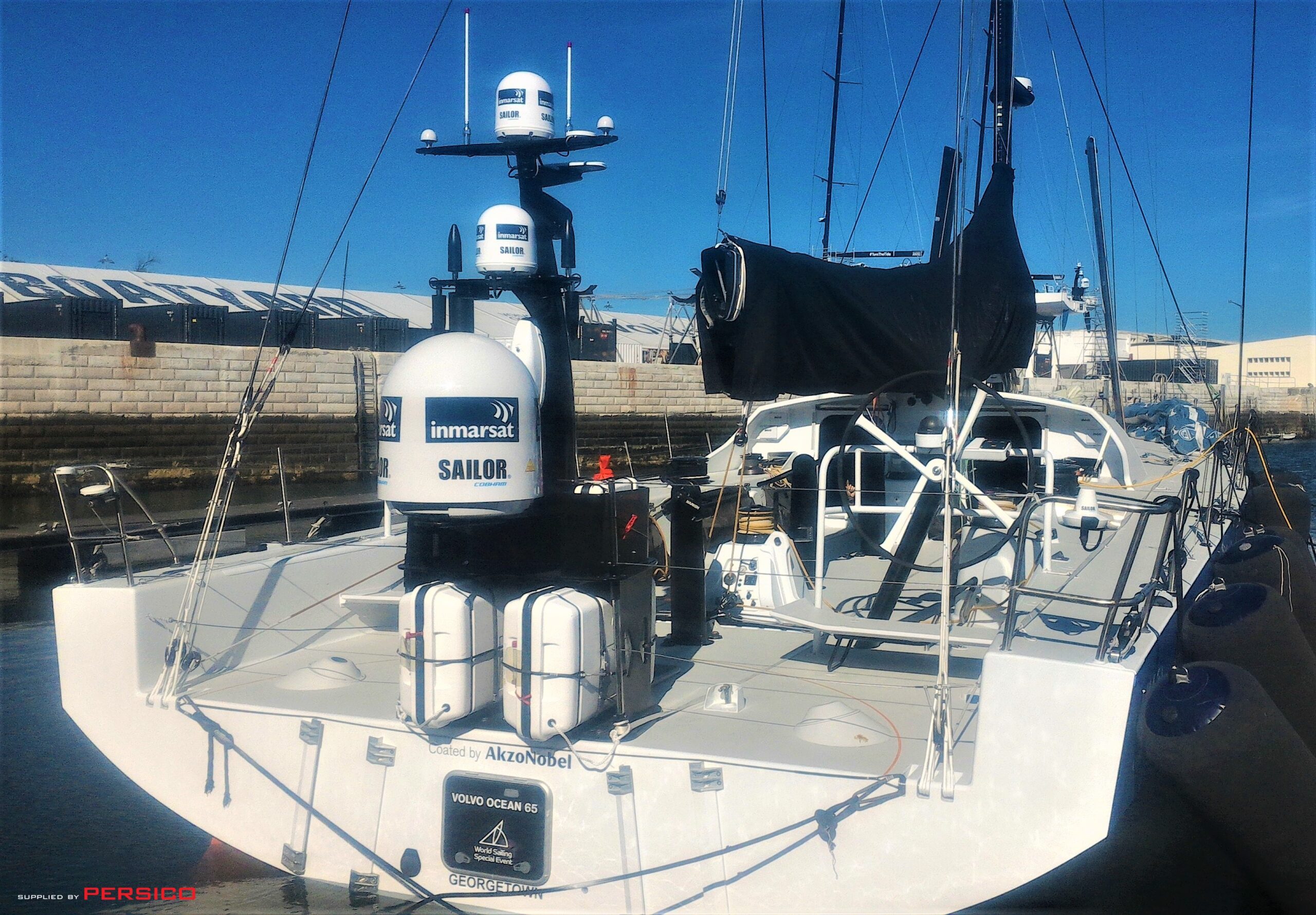 Volvo_Ocean_Race_Carbon_Fiber_Signal_Mast_OnBoard_View