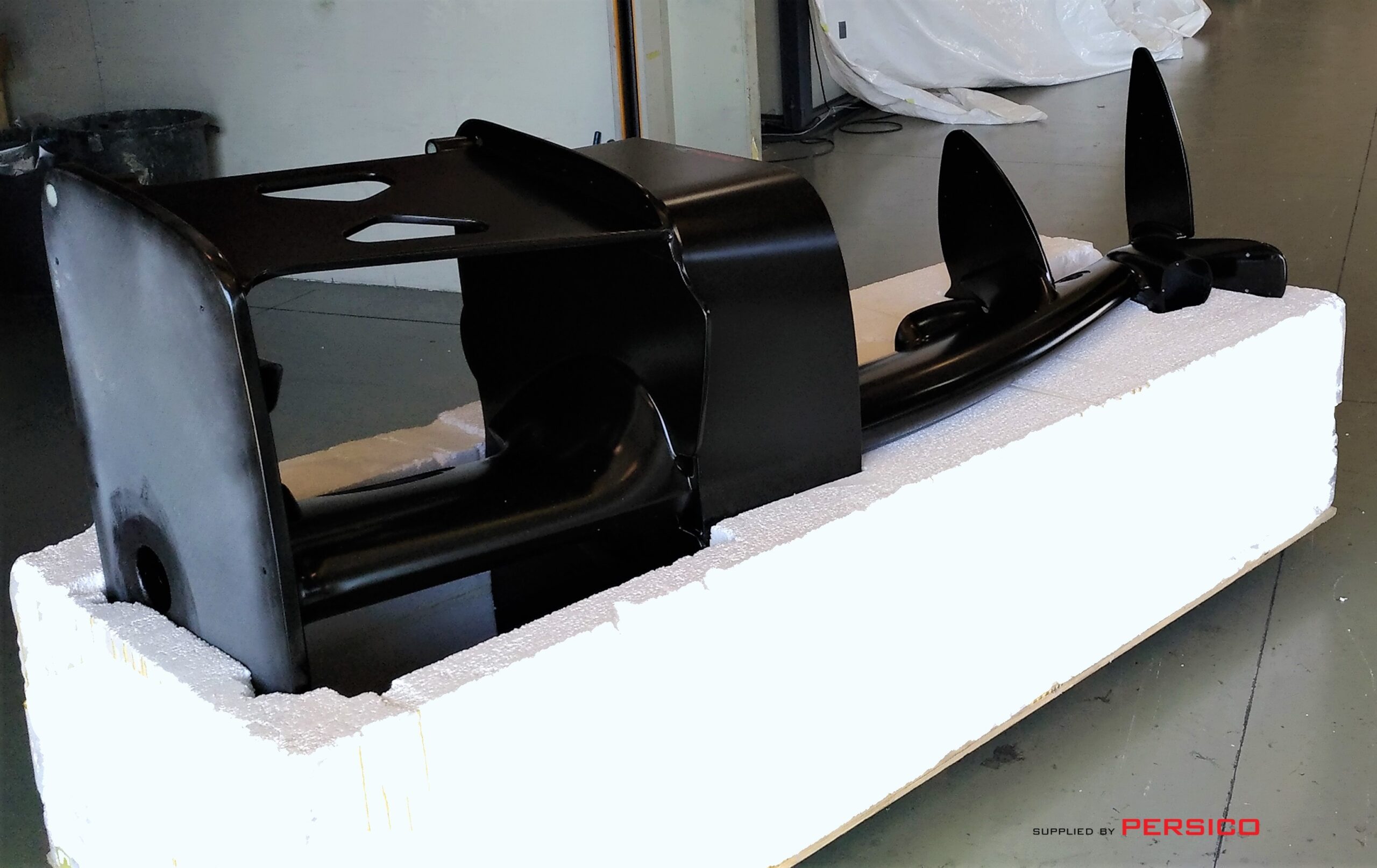 Volvo_Ocean_Race_Carbon_Fiber_Signal_Mast_Shipping_Packaging_Engineering